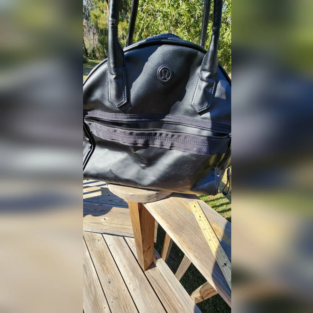 Lululemon Athletica Sleek Baby Bag